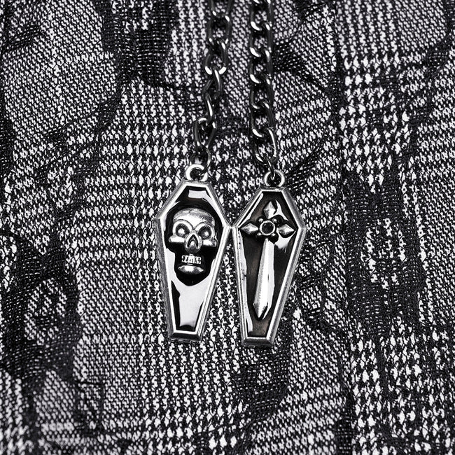 Faltenrock mit Punk-Muster