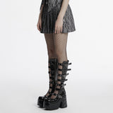 Faltenrock mit Punk-Muster