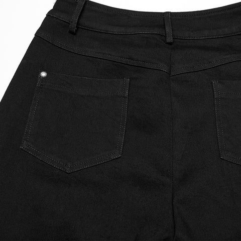 Dekadente Schlaghose im Punk-Street-Stil