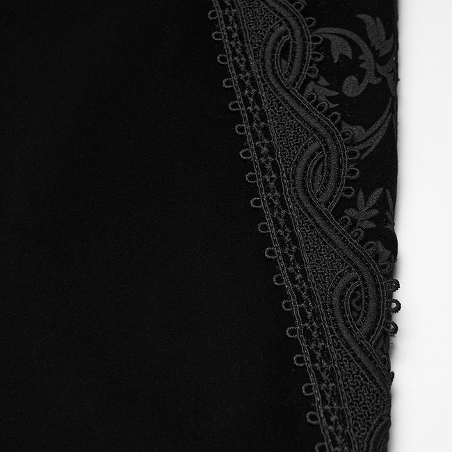 Gothic-Samt und Vintage-Hosen
