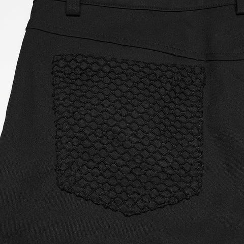 Punk-minimalistische Schnallenhose