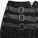 Punk-Rock mit Kreuz und ausgehöhltem Schlitz