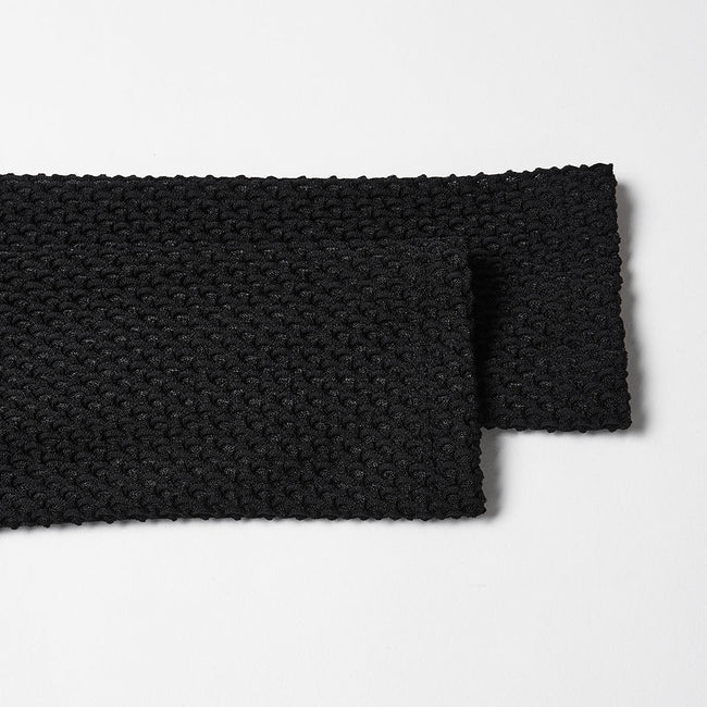 Punkiges, mehrlagiges, unregelmäßiges Kleid