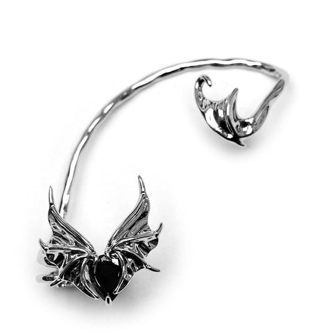 Goth Herzform Fledermaus Earbone Ohrring