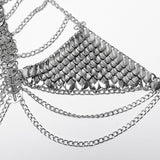 Brustkette mit Metallschuppen
