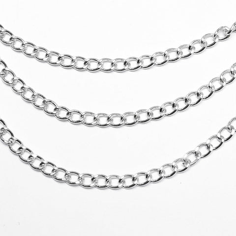 Brustkette mit Metallschuppen