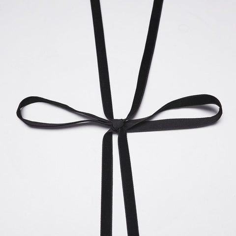 Wunderschöner, wendbarer Federschal im Gothic-Stil