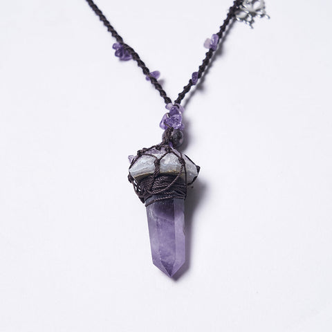 Halskette aus gewebten Naturkristallen