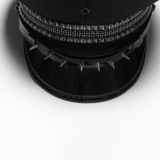 Punk-Hut im Militärstil