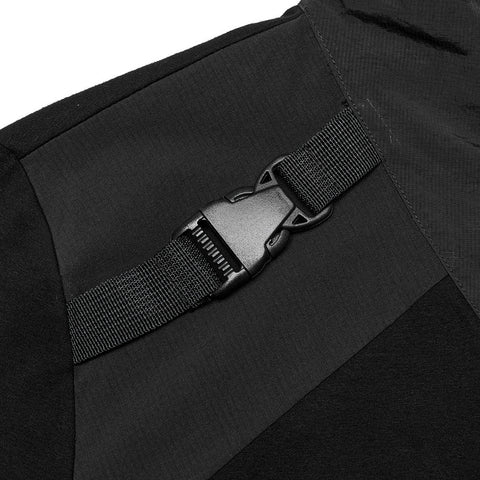 Langärmliges T-Shirt im Techwear-Stil