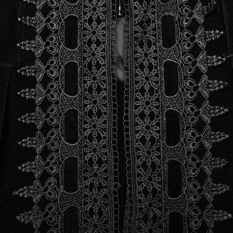 Wunderschöner symmetrischer Goth-Mantel