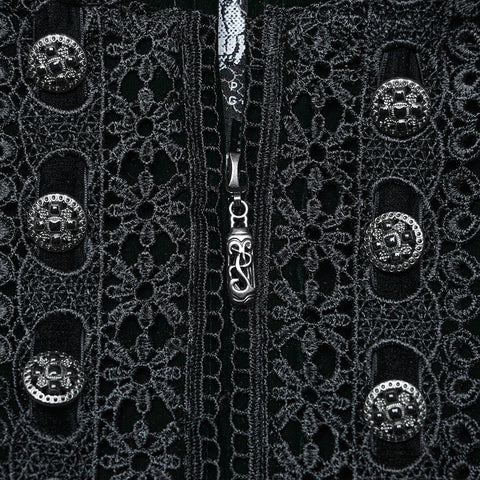 Wunderschöner symmetrischer Goth-Mantel