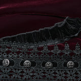 Wunderschöner symmetrischer Goth-Mantel