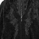 geheimnisvoller Kapuzenmantel im Gothic-Stil