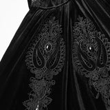 Gotischer bestickter Samtumhang