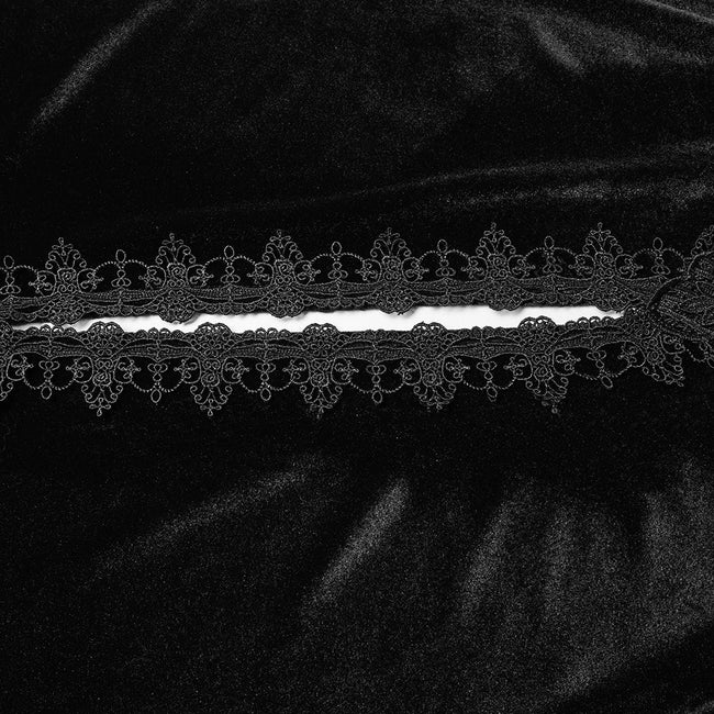 Gotischer bestickter Samtumhang