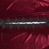 Gotischer bestickter Samtumhang