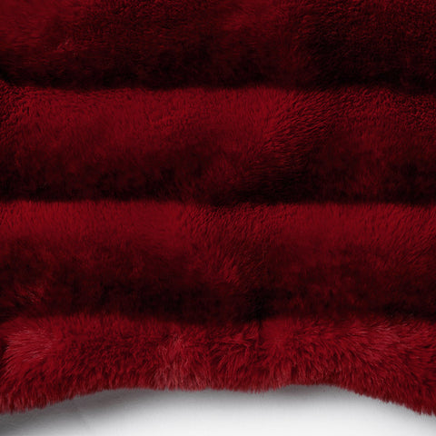 Punkiger, ultraweicher Pelzmantel