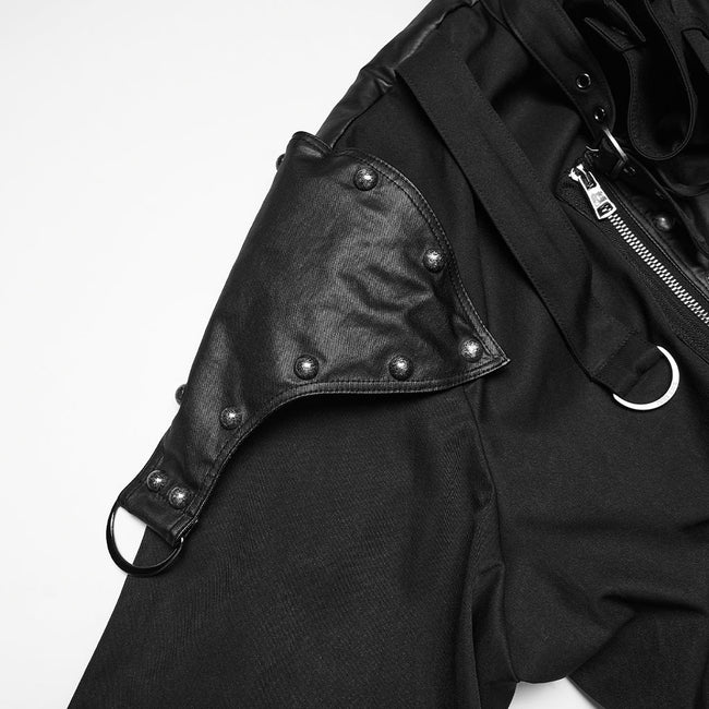 Kurze Jacke im Punk-Militärstil
