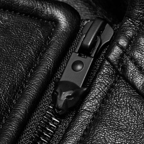 Unregelmäßig geformte punk jacke aus hellem Leder mit Stehkragen