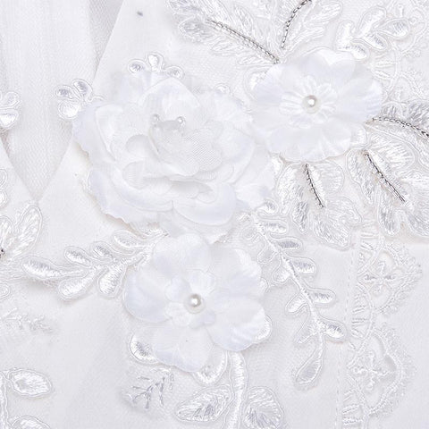 Gotisches wunderschönes schulterfreies Spitzenkleid