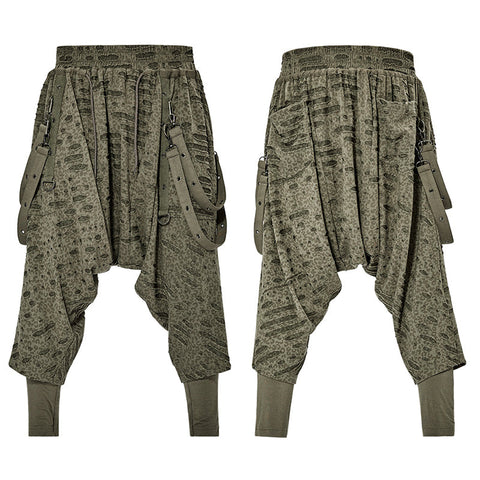 Dunkle Hose mit weitem Schritt