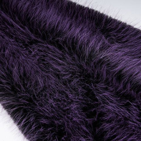 Punk cooles Mädchen haariger Beinwärmer